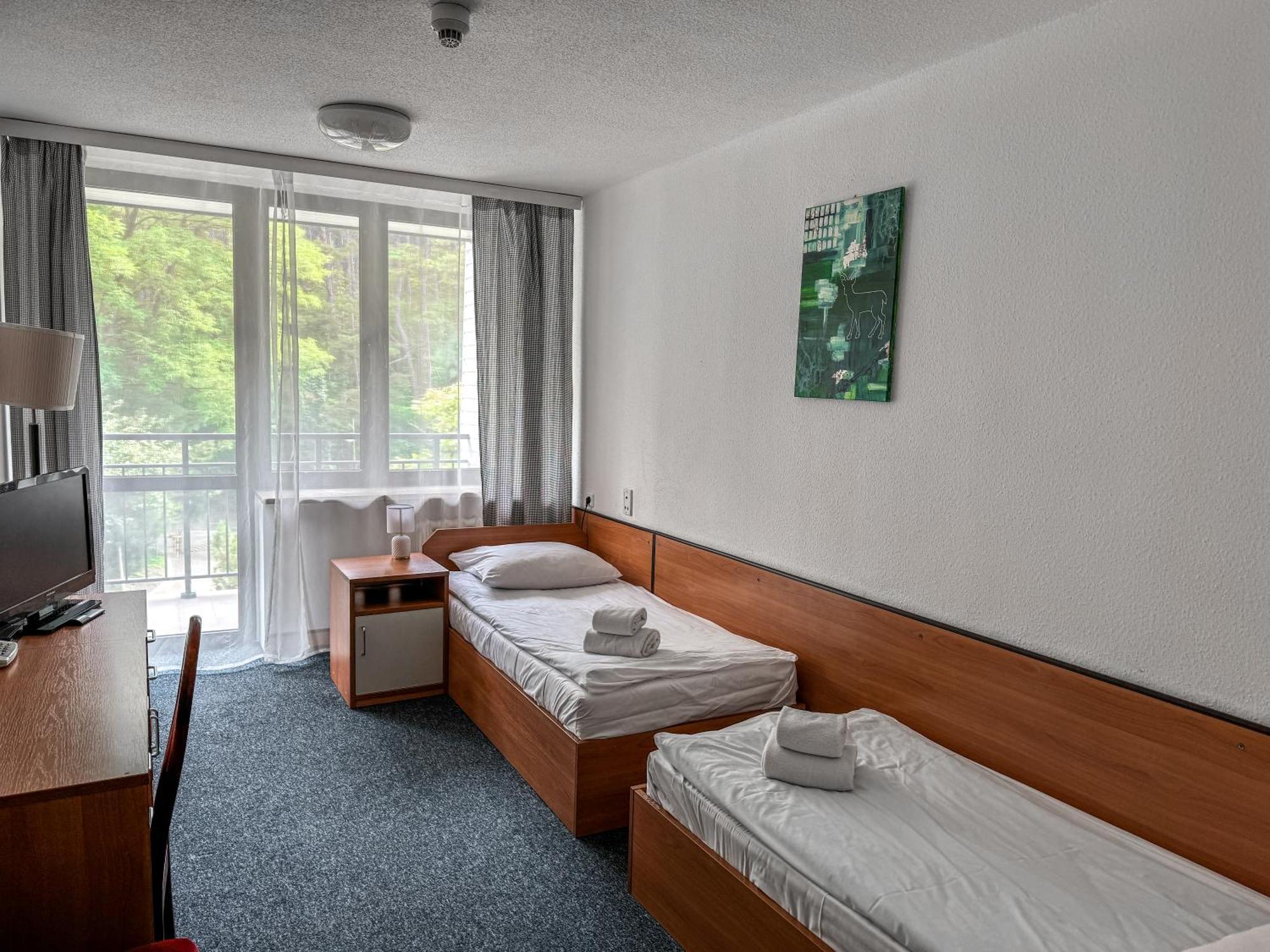 Hotel Echo Cedzyna Екстер'єр фото
