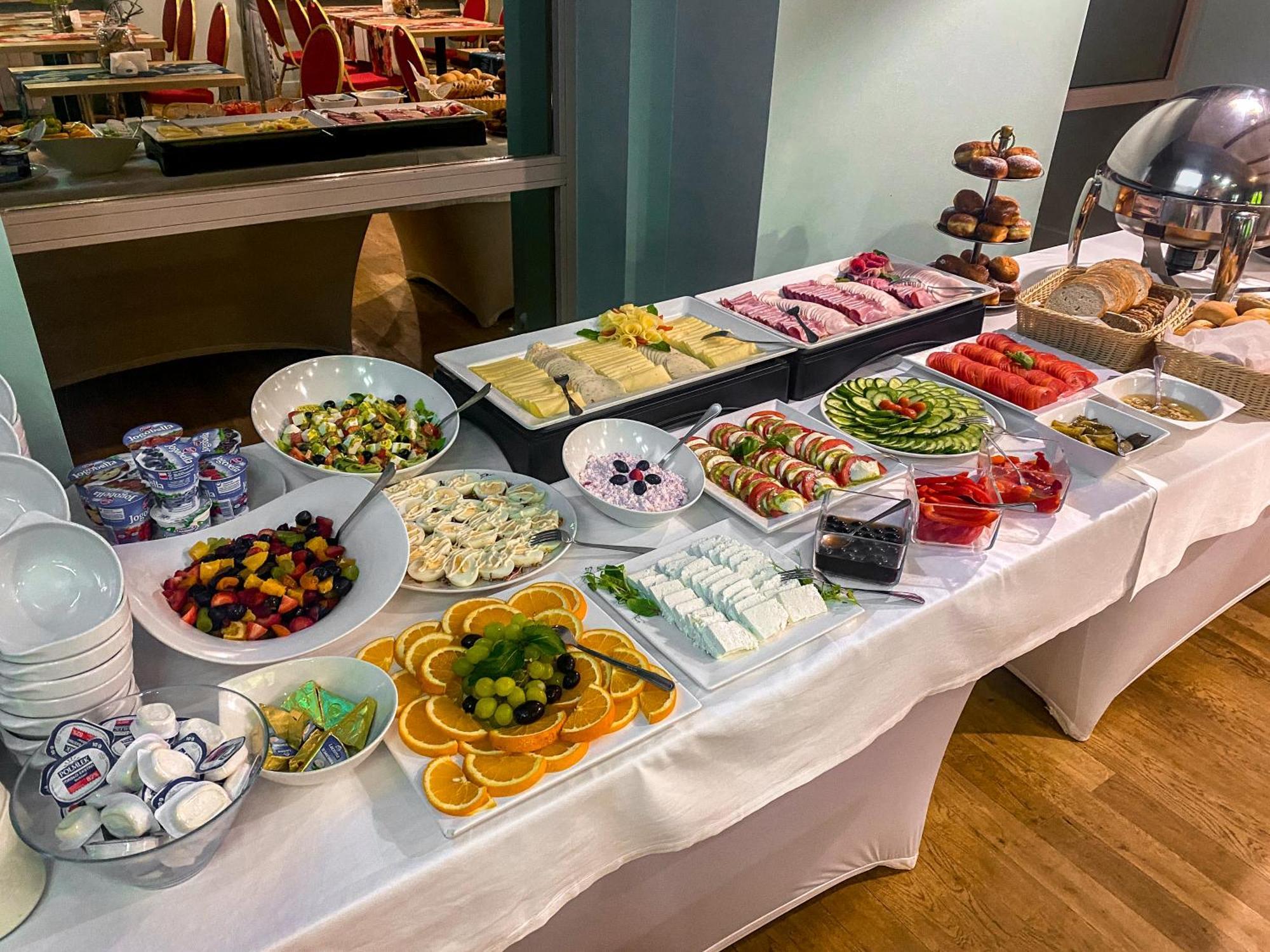 Hotel Echo Cedzyna Екстер'єр фото
