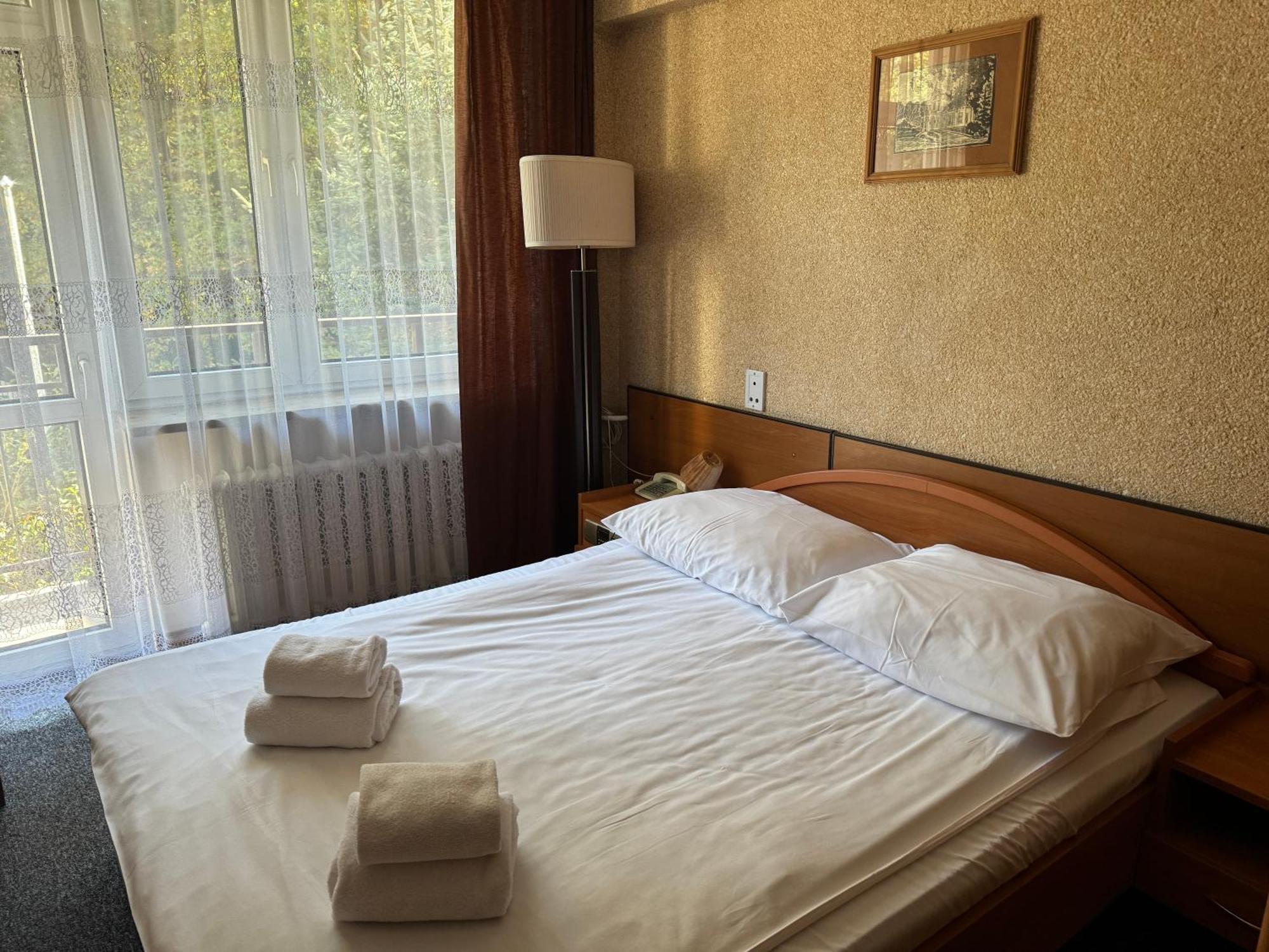 Hotel Echo Cedzyna Екстер'єр фото