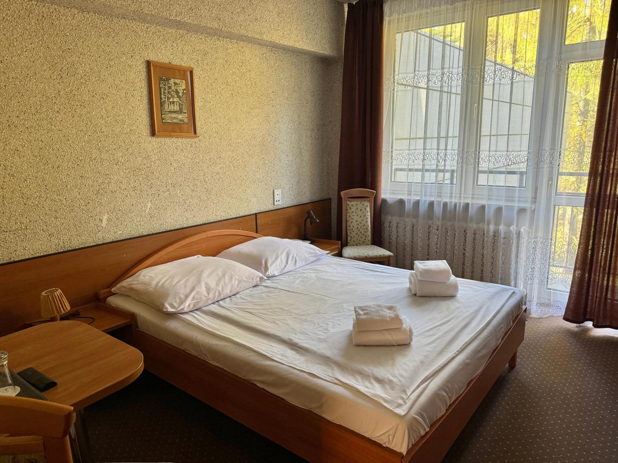 Hotel Echo Cedzyna Екстер'єр фото