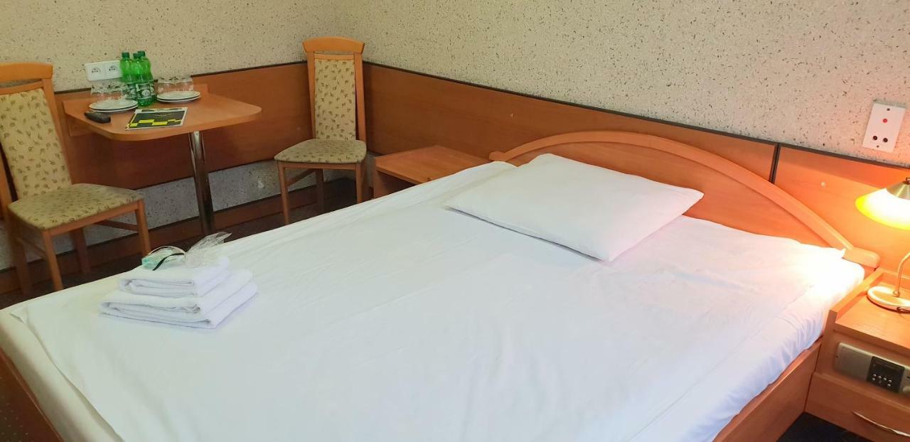 Hotel Echo Cedzyna Екстер'єр фото